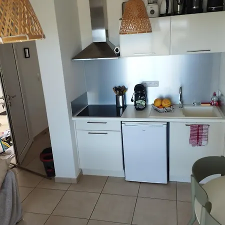 T2 Waterfront Apartment Linguizzetta